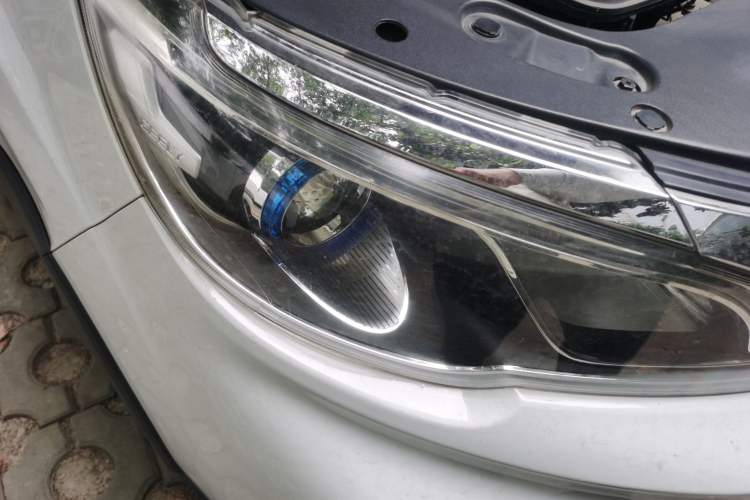 Used Geely Auto Vision X3 2017 1.5L Automatic Elite Model Right Front Headlight