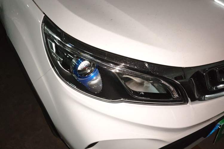 Used Geely Auto Vision X3 2017 1.5L Manual Elite Model Right Front Headlight