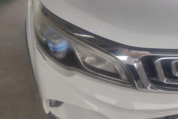 Used Geely Auto Vision X3 2017 1.5L Automatic Elite Model Right Front Headlight