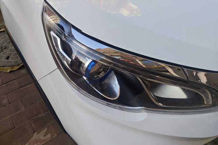 Used Geely Auto Vision X3 2017 1.5L Manual Luxury Model Right Front Headlight