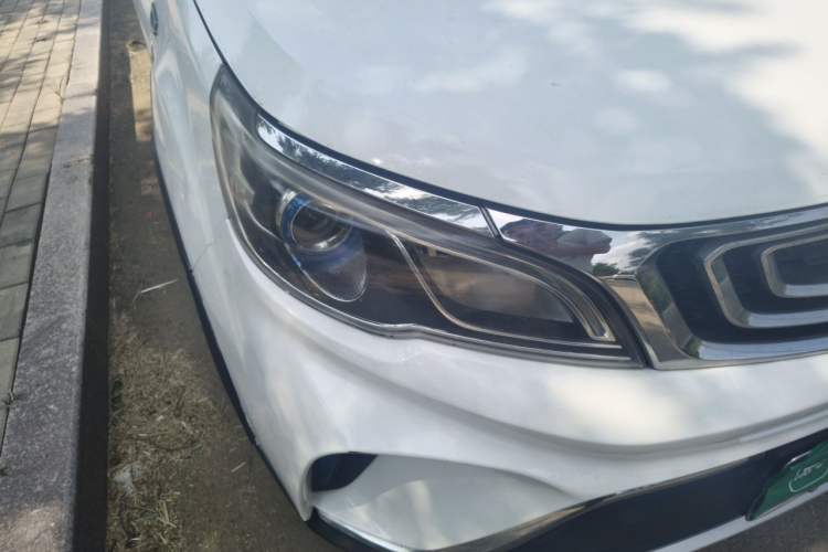 Used Geely Auto Vision X3 2017 1.5L Manual Elite Model Right Front Headlight