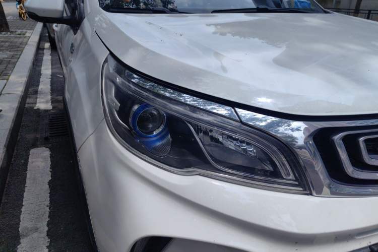 Used Geely Auto Vision X3 2017 1.5L Automatic Elite Model Right Front Headlight