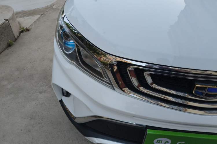 Used Geely Auto Vision X3 2017 1.5L Automatic Elite Model Right Front Headlight
