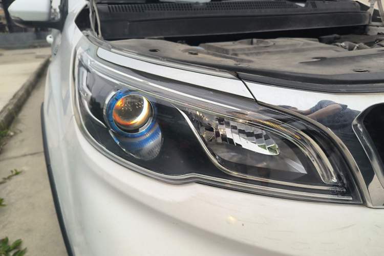 Used Geely Auto Vision X3 2017 1.5L Automatic Luxury Model Right Front Headlight