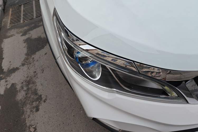 Used Geely Auto Vision X3 2017 1.5L Automatic Elite Model Right Front Headlight