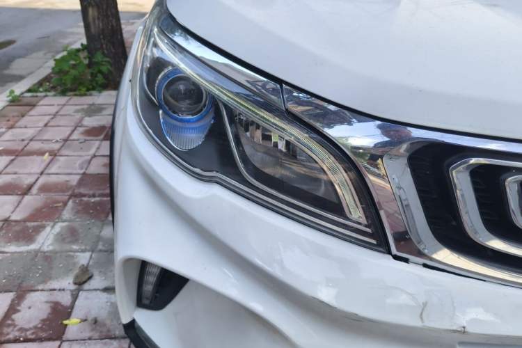 Used Geely Auto Vision X3 2017 1.5L Automatic Elite Model Right Front Headlight