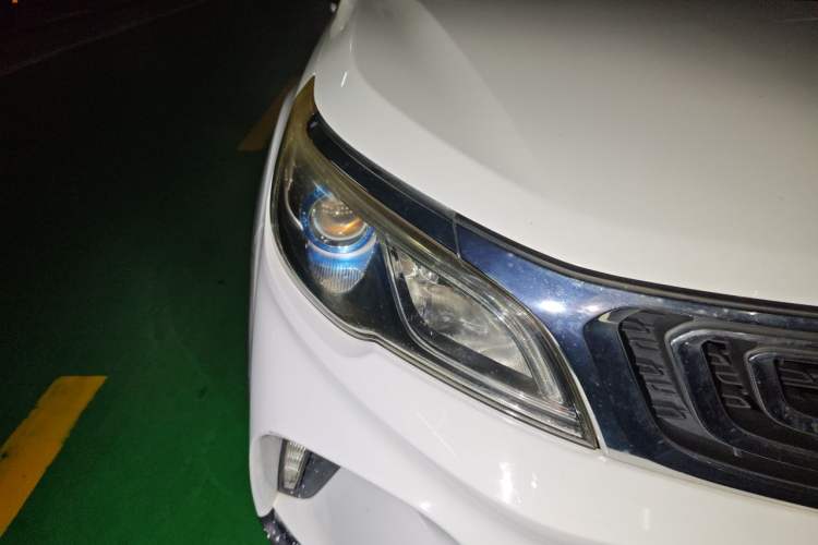 Used Geely Auto Vision X3 2017 1.5L Automatic Elite Model Right Front Headlight