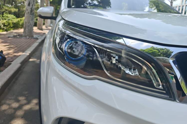 Used Geely Auto Vision X3 2017 1.5L Manual Elite Model Right Front Headlight