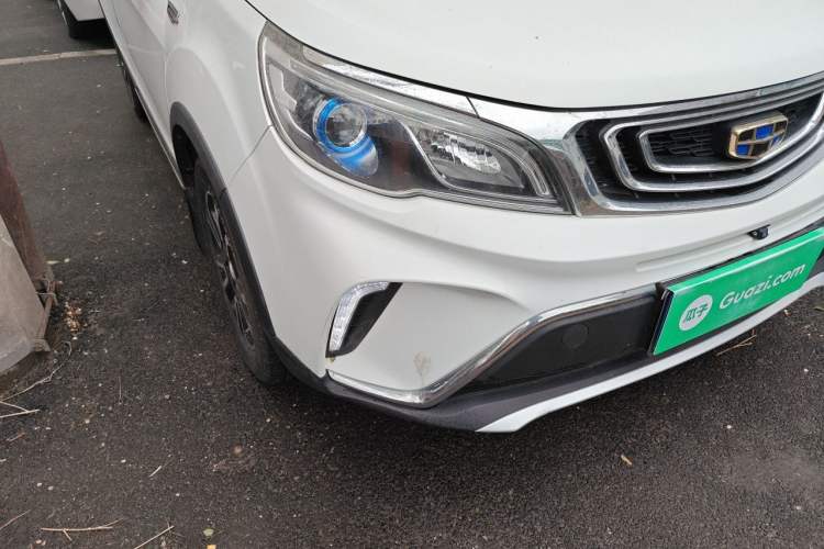 Used Geely Auto Vision X3 2017 1.5L Automatic Elite Model Right Front Headlight