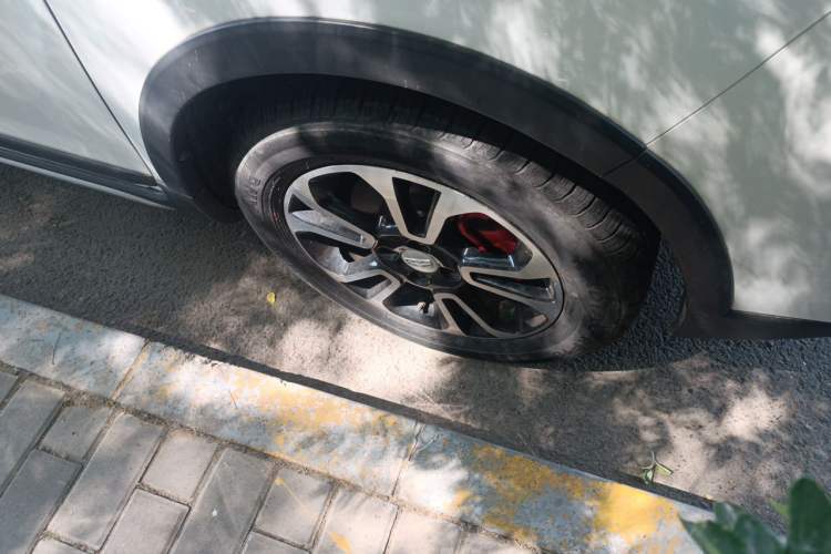 Used Geely Auto Vision X3 2017 1.5L Automatic Luxury Model Right Front Wheel Hub