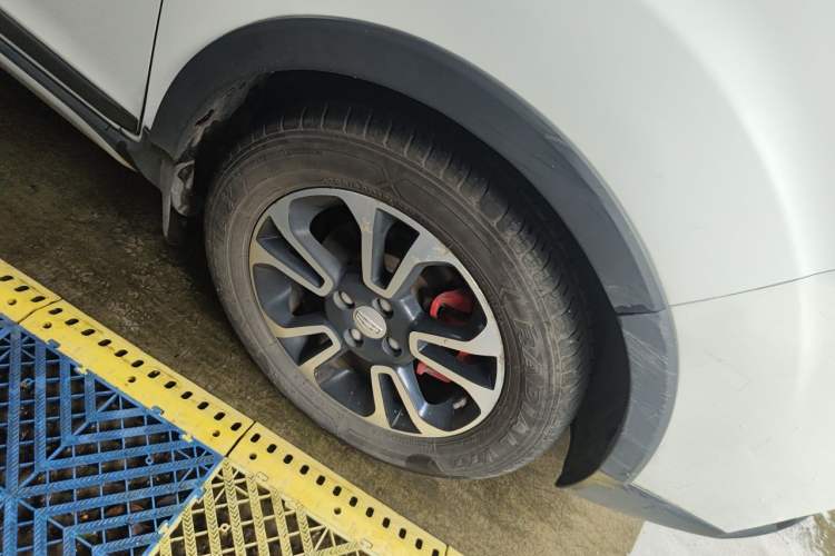Used Geely Auto Vision X3 2017 1.5L Automatic Luxury Model Right Front Wheel Hub