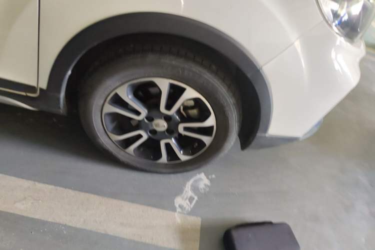 Used Geely Auto Vision X3 2017 1.5L Automatic Elite Model Right Front Wheel Hub