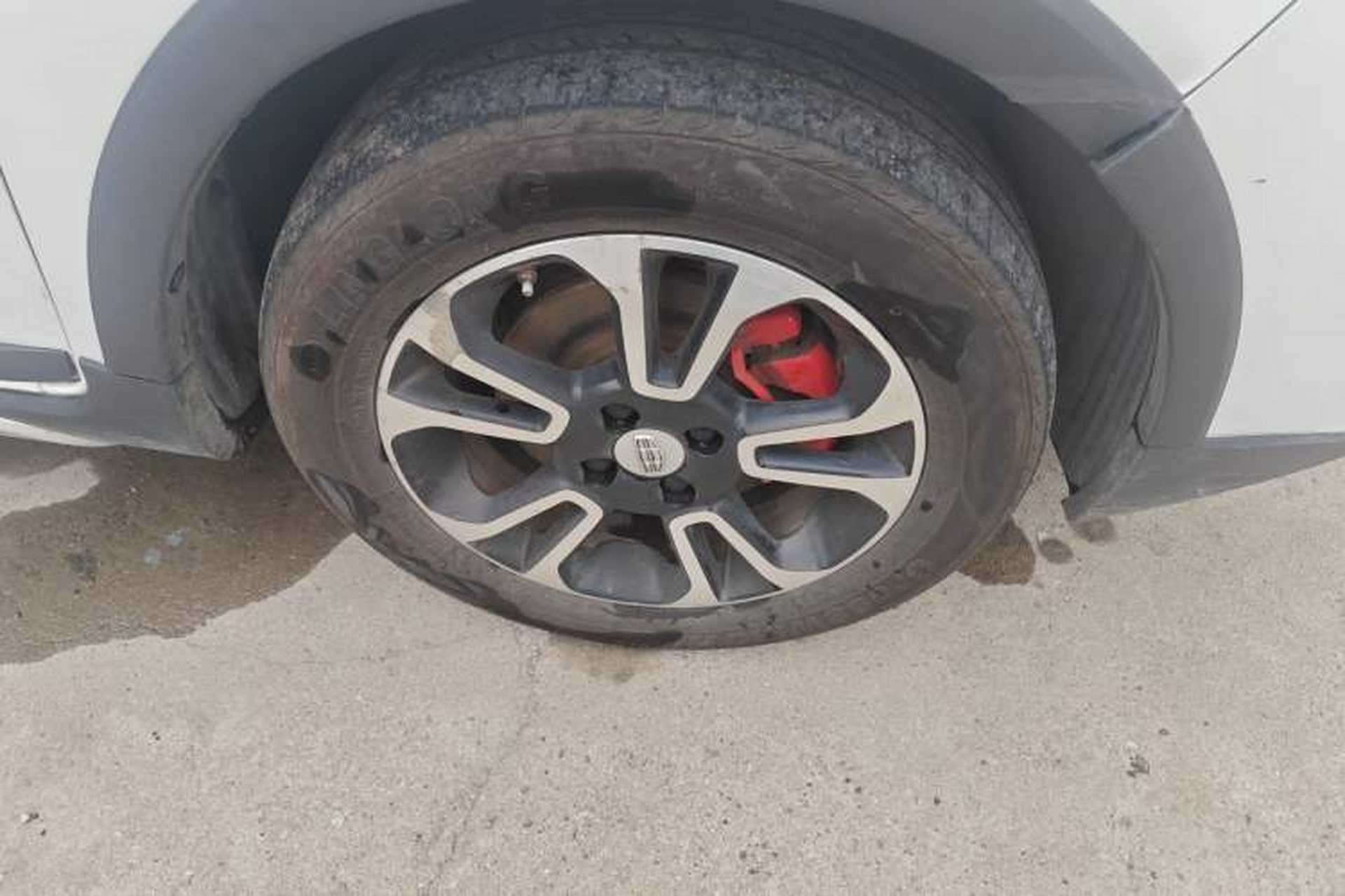 Used Geely Auto Vision X3 2017 1.5L Manual Luxury Model Right Front Wheel Hub