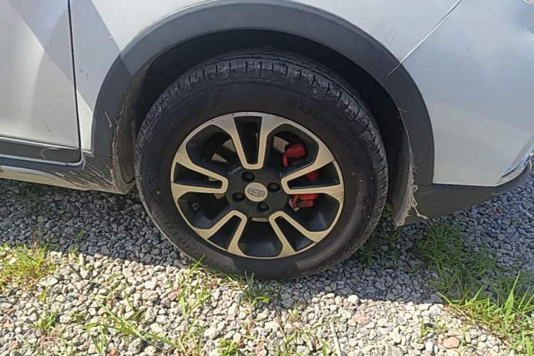 Used Geely Auto Vision X3 2017 1.5L Automatic Luxury Model Right Front Wheel Hub