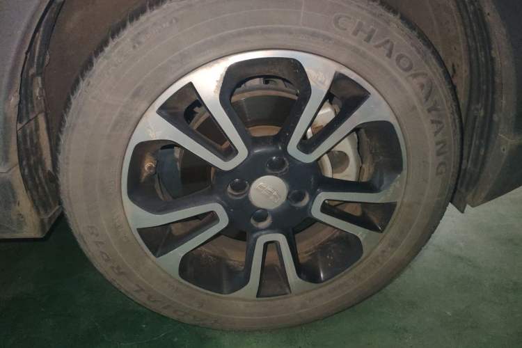 Used Geely Auto Vision X3 2017 1.5L Automatic Elite Model Right Front Wheel Hub
