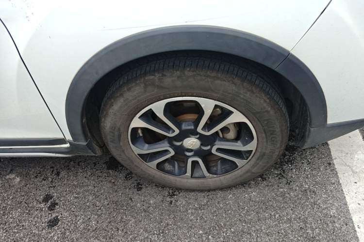 Used Geely Auto Vision X3 2017 1.5L Automatic Elite Model Right Front Wheel Hub