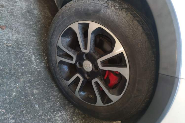 Used Geely Auto Vision X3 2017 1.5L Automatic Luxury Model Right Front Wheel Hub