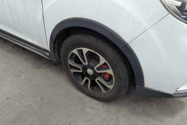 Used Geely Auto Vision X3 2017 1.5L Manual Luxury Model Right Front Wheel Hub