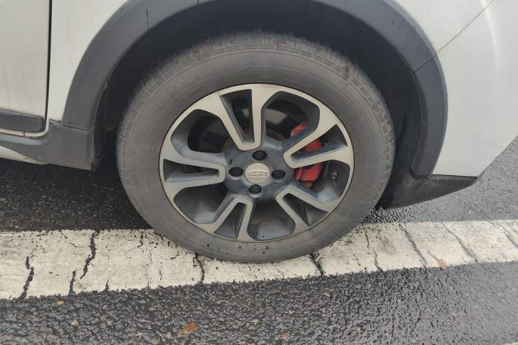 Used Geely Auto Vision X3 2017 1.5L Automatic Luxury Model Right Front Wheel Hub