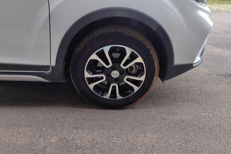 Used Geely Auto Vision X3 2017 1.5L Manual Elite Model Right Front Wheel Hub