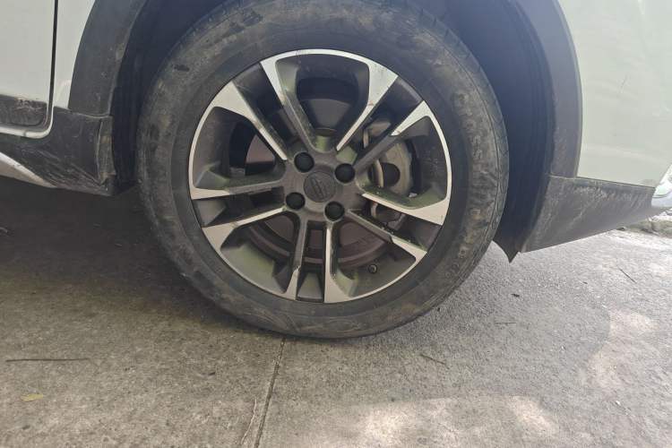Used Geely Auto Vision X3 2017 1.5L Automatic Elite Model Right Front Wheel Hub