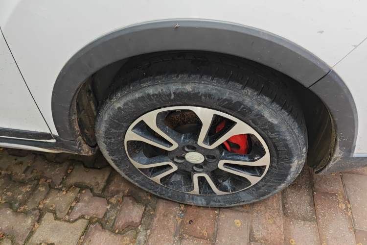 Used Geely Auto Vision X3 2017 1.5L Manual Luxury Model Right Front Wheel Hub