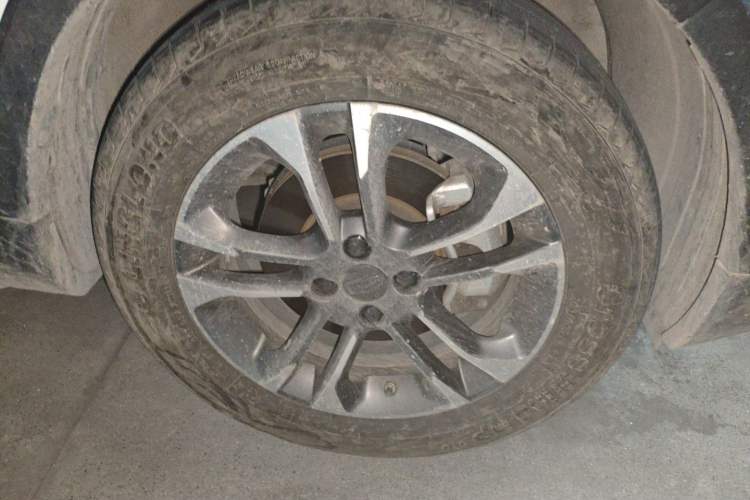 Used Geely Auto Vision X3 2017 1.5L Automatic Elite Model Right Front Wheel Hub