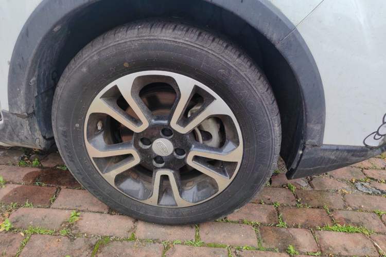 Used Geely Auto Vision X3 2017 1.5L Automatic Elite Model Right Front Wheel Hub