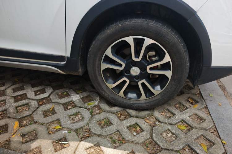 Used Geely Auto Vision X3 2017 1.5L Manual Elite Model Right Front Wheel Hub