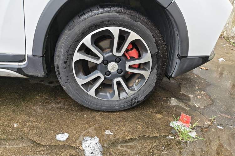 Used Geely Auto Vision X3 2017 1.5L Automatic Luxury Model Right Front Wheel Hub