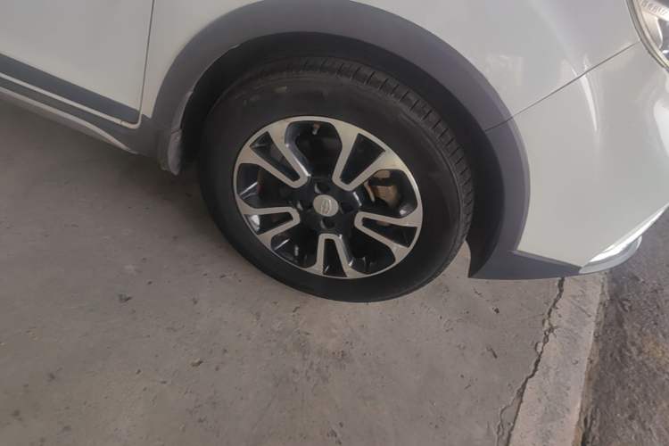 Used Geely Auto Vision X3 2017 1.5L Automatic Elite Model Right Front Wheel Hub
