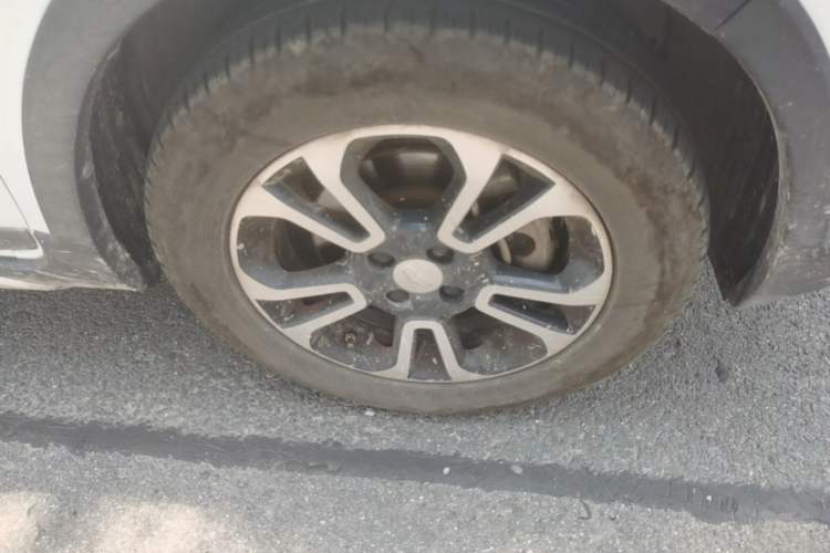 Used Geely Auto Vision X3 2017 1.5L Manual Elite Model Right Front Wheel Hub