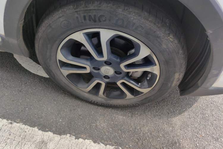 Used Geely Auto Vision X3 2017 1.5L Automatic Elite Model Right Front Wheel Hub