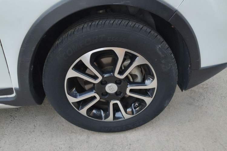 Used Geely Auto Vision X3 2017 1.5L Automatic Elite Model Right Front Wheel Hub