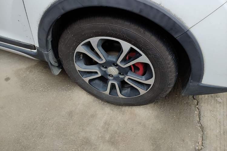Used Geely Auto Vision X3 2017 1.5L Automatic Luxury Model Right Front Wheel Hub