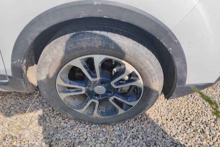 Used Geely Auto Vision X3 2017 1.5L Manual Elite Model Right Front Wheel Hub
