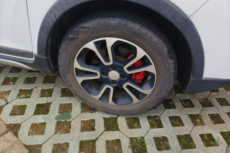 Used Geely Auto Vision X3 2017 1.5L Manual Luxury Model Right Front Wheel Hub