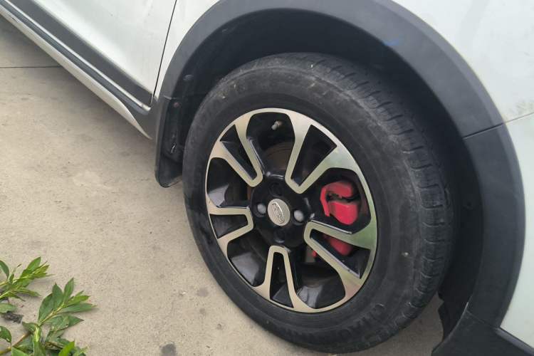 Used Geely Auto Vision X3 2017 1.5L Automatic Luxury Model Right Front Wheel Hub
