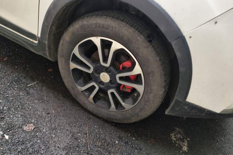 Used Geely Auto Vision X3 2017 1.5L Manual Luxury Model Right Front Wheel Hub