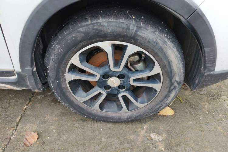 Used Geely Auto Vision X3 2017 1.5L Manual Elite Model Right Front Wheel Hub