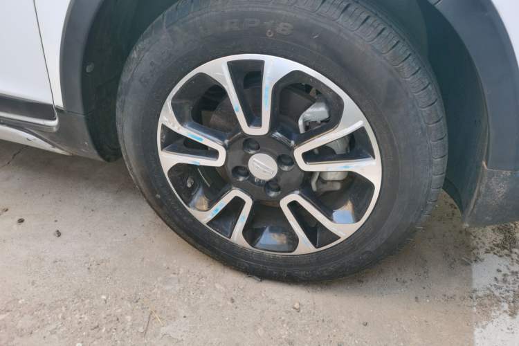 Used Geely Auto Vision X3 2017 1.5L Automatic Elite Model Right Front Wheel Hub