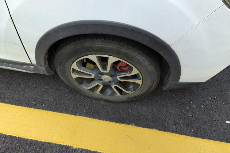 Used Geely Auto Vision X3 2017 1.5L Automatic Elite Model Right Front Wheel Hub