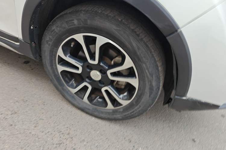 Used Geely Auto Vision X3 2017 1.5L Automatic Elite Model Right Front Wheel Hub