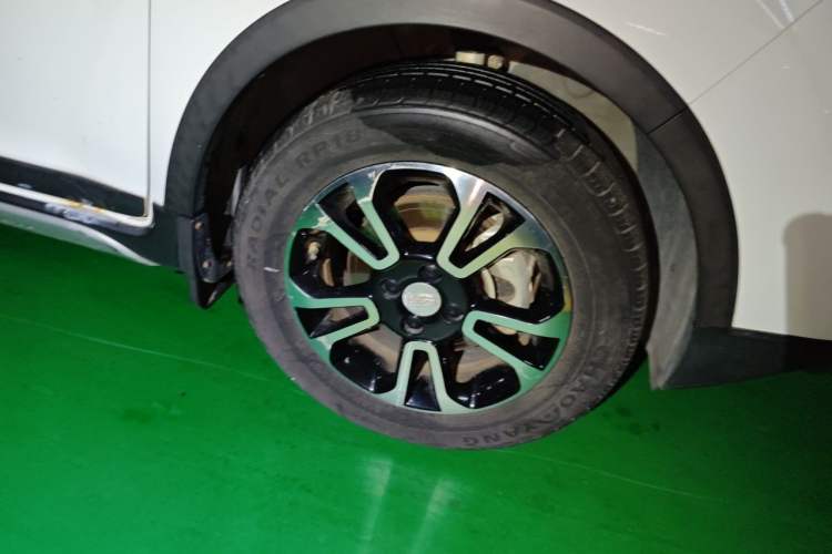 Used Geely Auto Vision X3 2017 1.5L Automatic Elite Model Right Front Wheel Hub