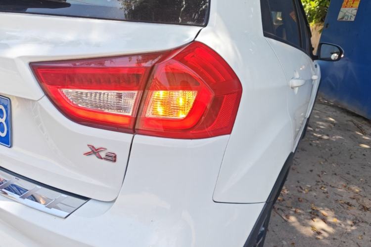 Used Geely Auto Vision X3 2017 1.5L Automatic Luxury Model Right Rear Taillight