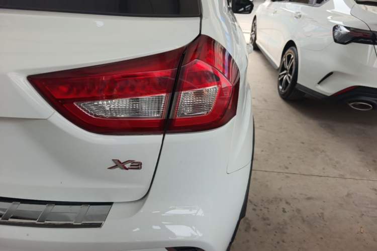 Used Geely Auto Vision X3 2017 1.5L Manual Luxury Model Right Rear Taillight