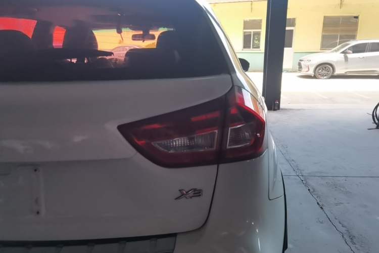 Used Geely Auto Vision X3 2017 1.5L Automatic Luxury Model Right Rear Taillight
