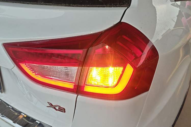 Used Geely Auto Vision X3 2017 1.5L Manual Luxury Model Right Rear Taillight