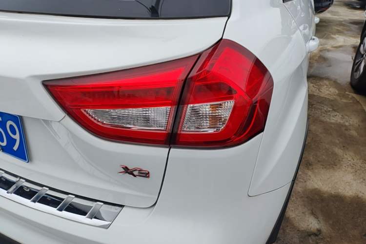 Used Geely Auto Vision X3 2017 1.5L Automatic Luxury Model Right Rear Taillight