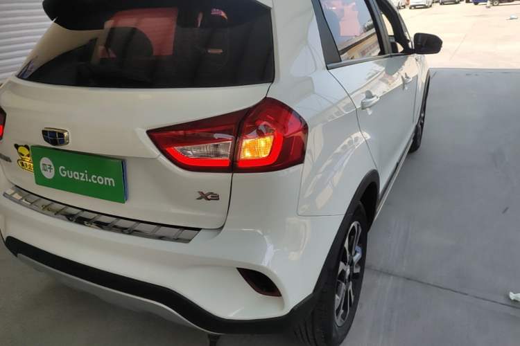 Used Geely Auto Vision X3 2017 1.5L Automatic Elite Model Right Rear Taillight